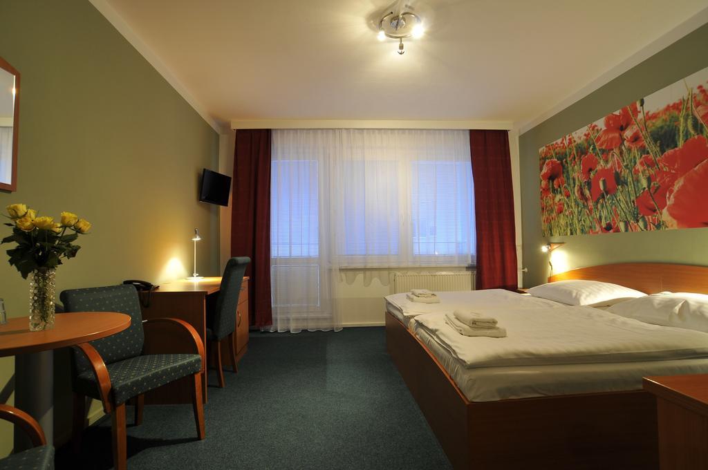 Hotel Krystal Hodonín Eksteriør bilde